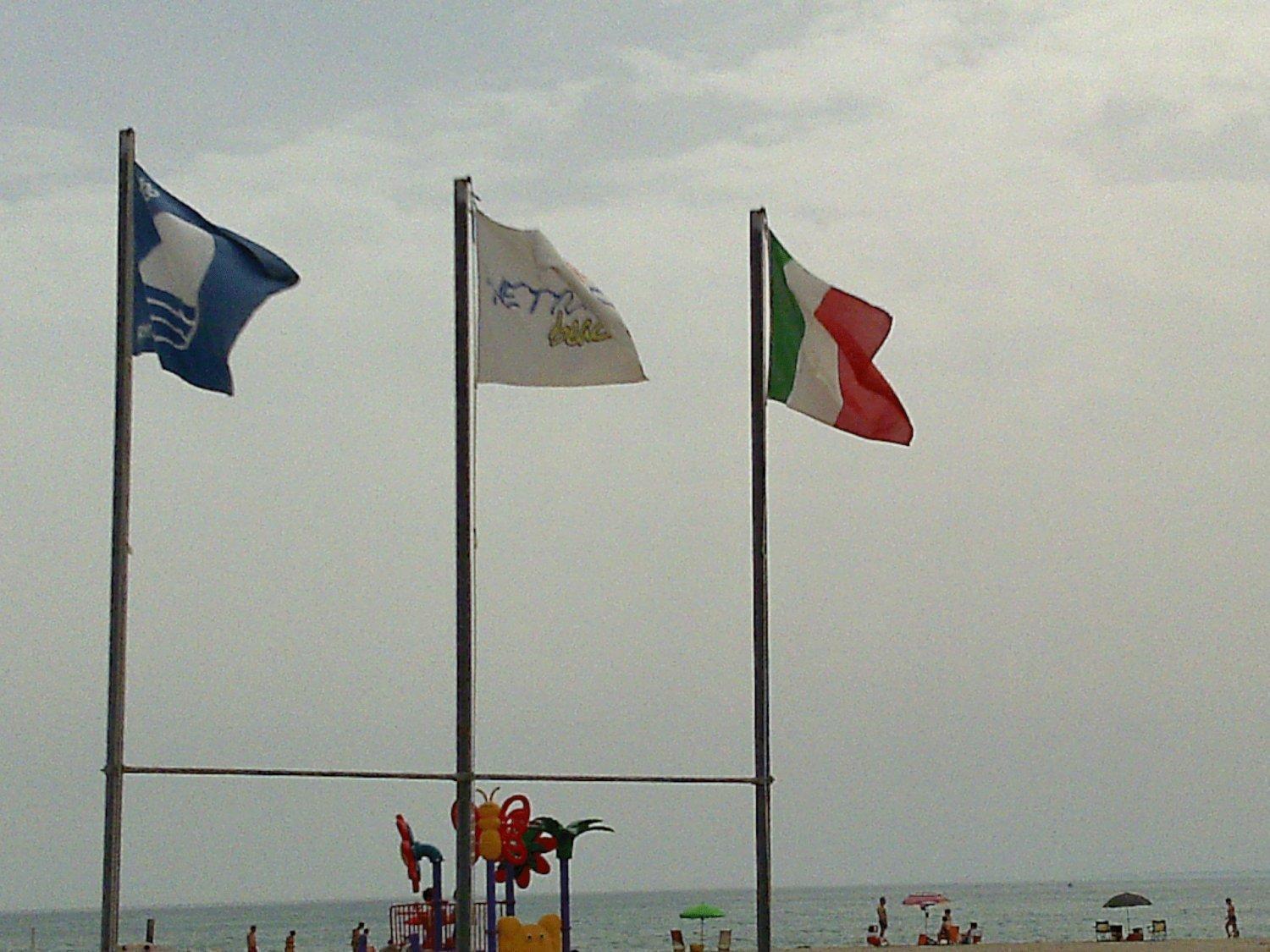 Residence Nettuno Campomarino  Buitenkant foto
