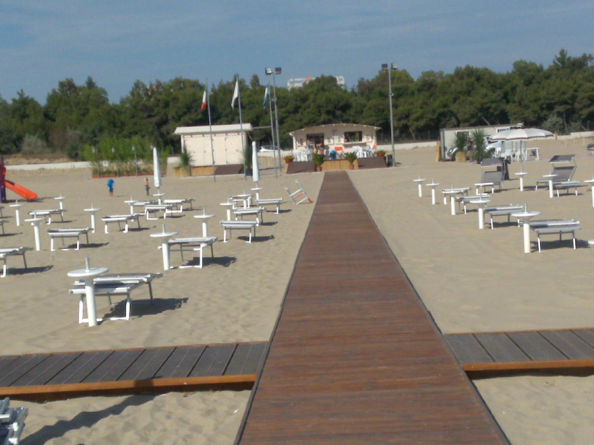 Residence Nettuno Campomarino  Buitenkant foto